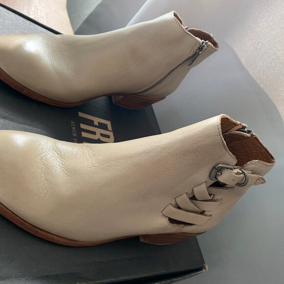 Frye Women FRYE Carson Belted Bootie